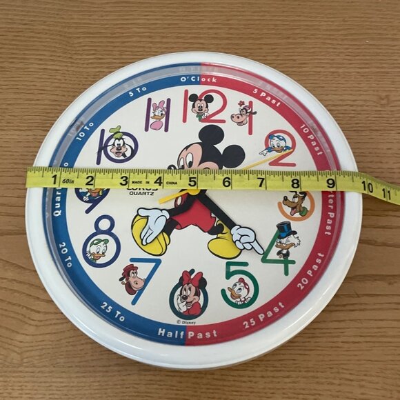Vtg Walt Disney Mickey Mouse Wall Clock Lorus Quartz Moving Arms Works Orig Box - Picture 9 of 9